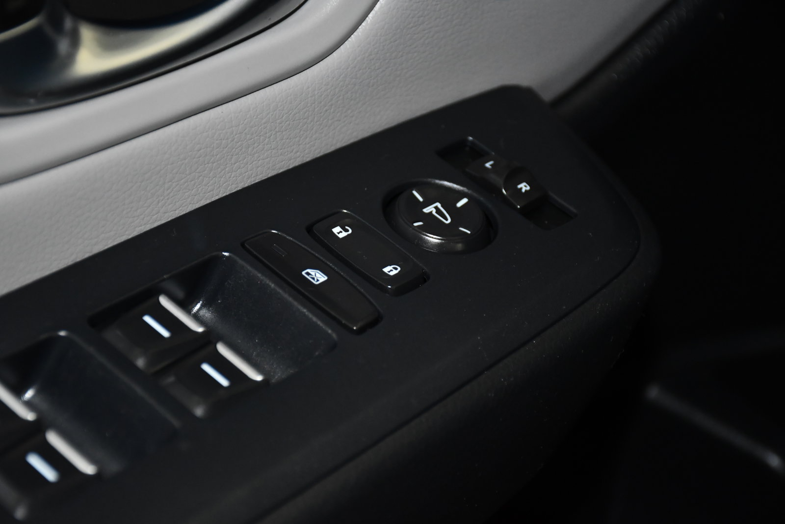 Used 2025 Honda Pilot Touring image 34