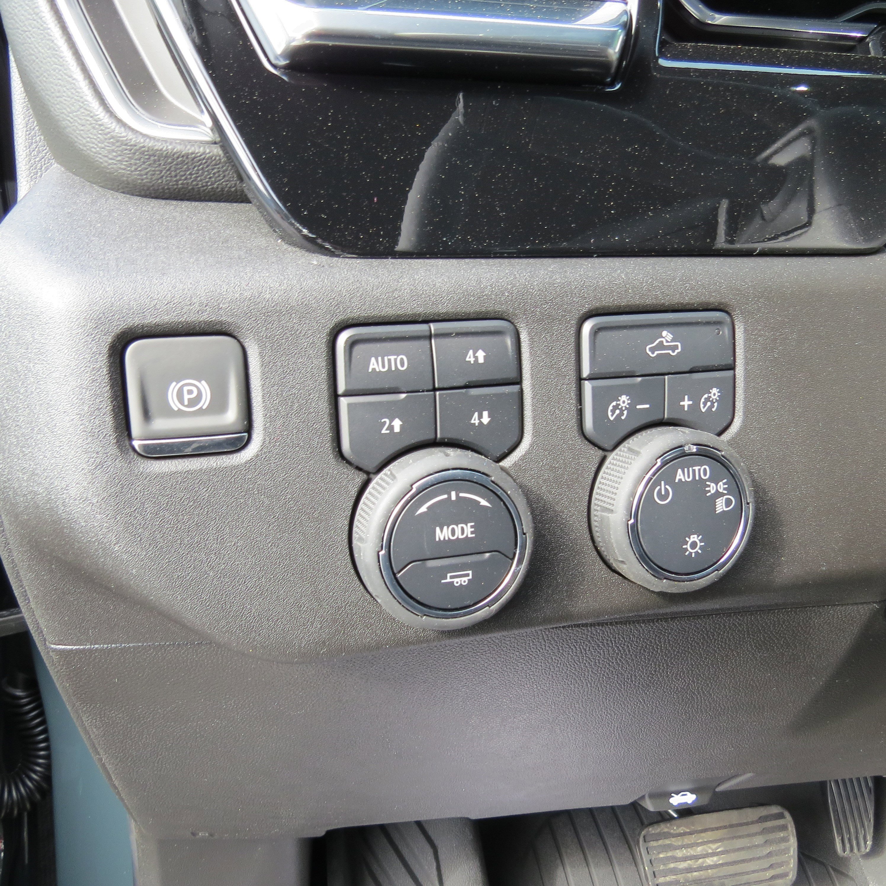 New 2025 Chevrolet Silverado 1500 LT image 16
