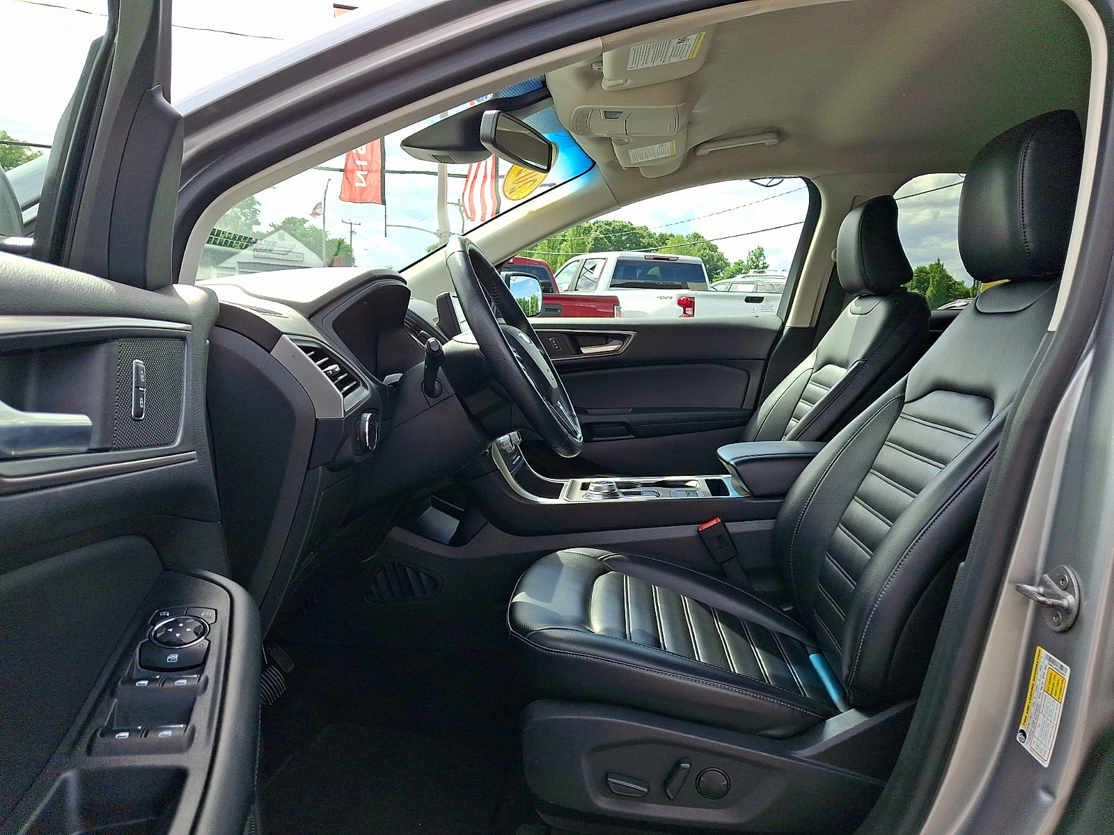 Used 2024 Ford Edge SEL AWD/4WD image 15