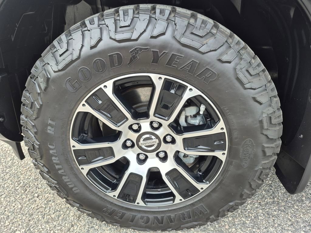 Used 2022 Nissan Titan SV w/ Accessory Utility Package image 9