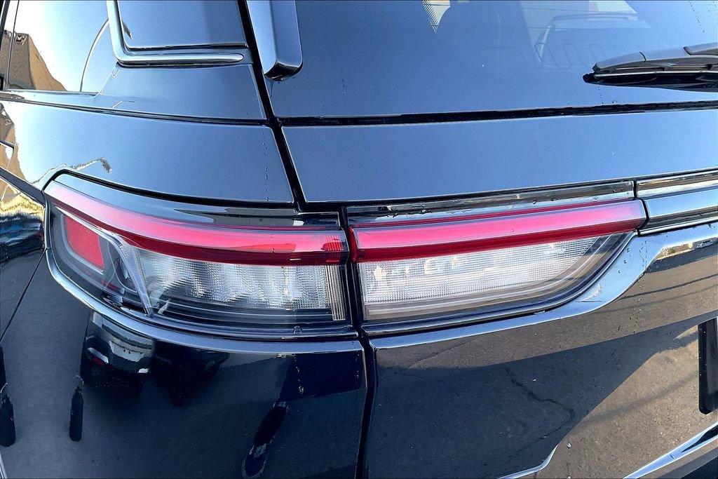 Used 2024 Jeep Grand Cherokee Limited w/ Luxury Tech Group II image 30