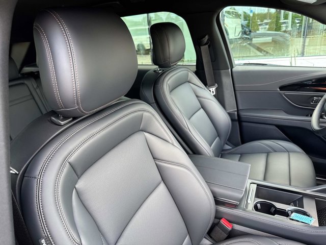 New 2025 Lincoln Nautilus Premier w/ Jet Appearance Package image 19