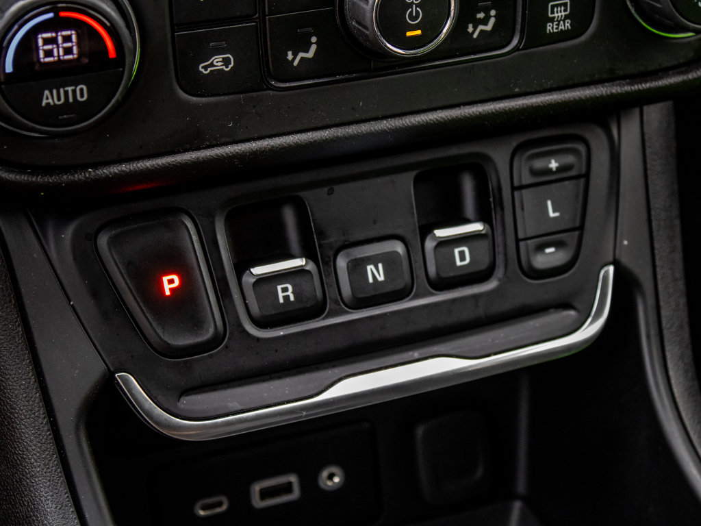 Used 2020 GMC Terrain SLE w/ Driver Convenience Package image 31