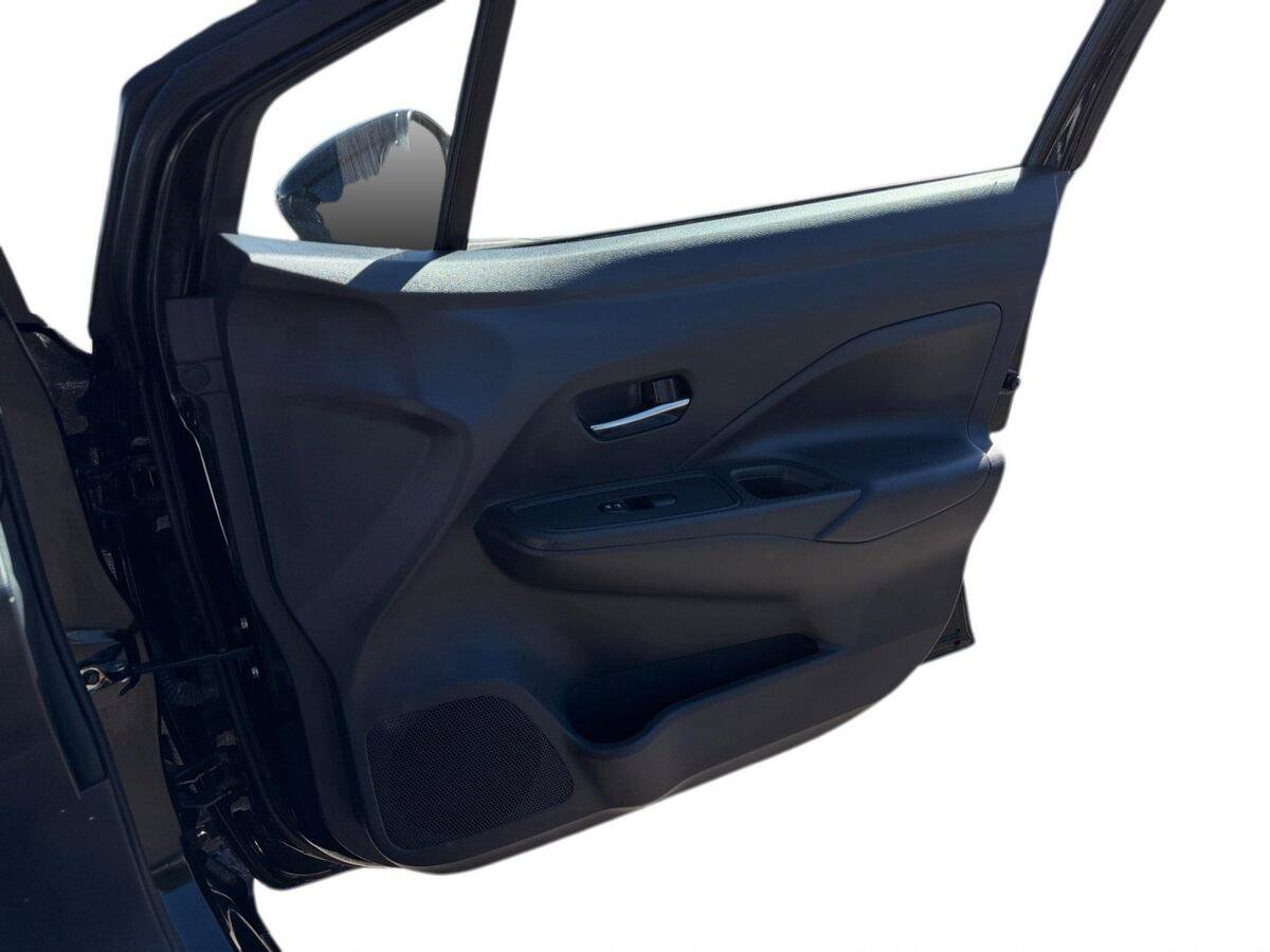 Used 2025 Nissan Versa SV FWD image 18