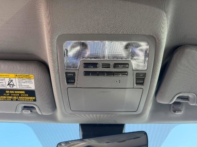 Used 2017 Toyota Highlander Limited AWD/4WD image 30
