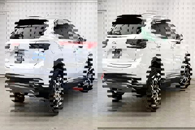 Used 2023 Buick Envision Essence image 12