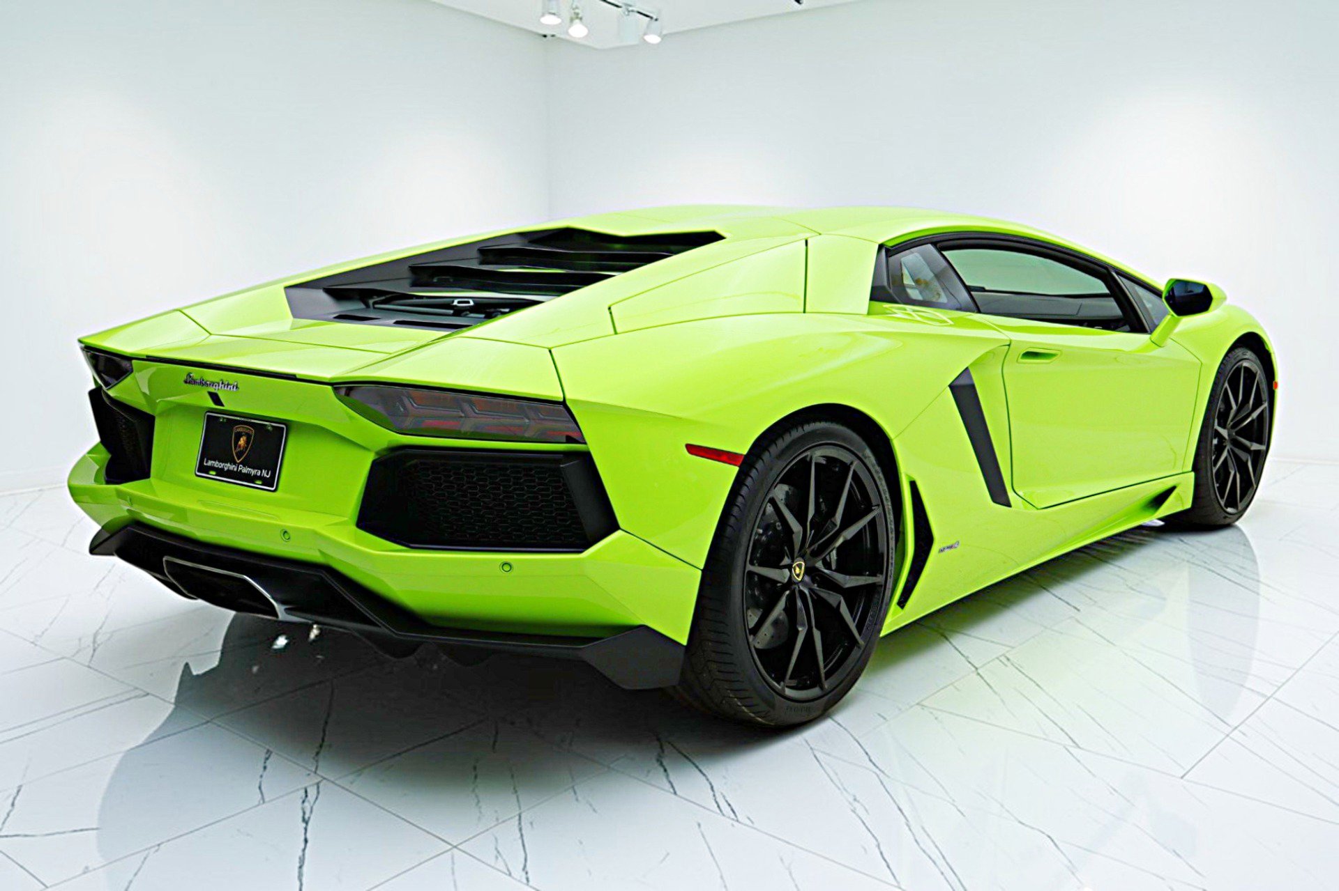 Used 2016 Lamborghini Aventador LP 700-4 image 17