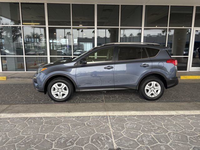 Used 2014 Toyota RAV4 LE AWD/4WD image 2