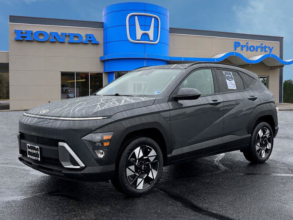 Used 2024 Hyundai Kona SEL AWD/4WD image 1