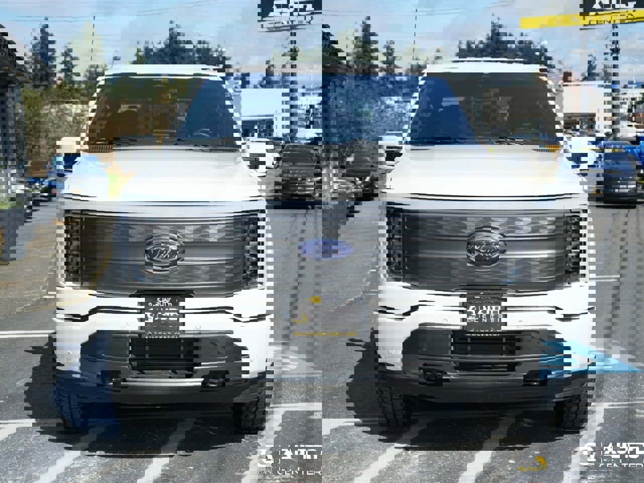 Used 2023 Ford F150 Lightning Lariat image 2