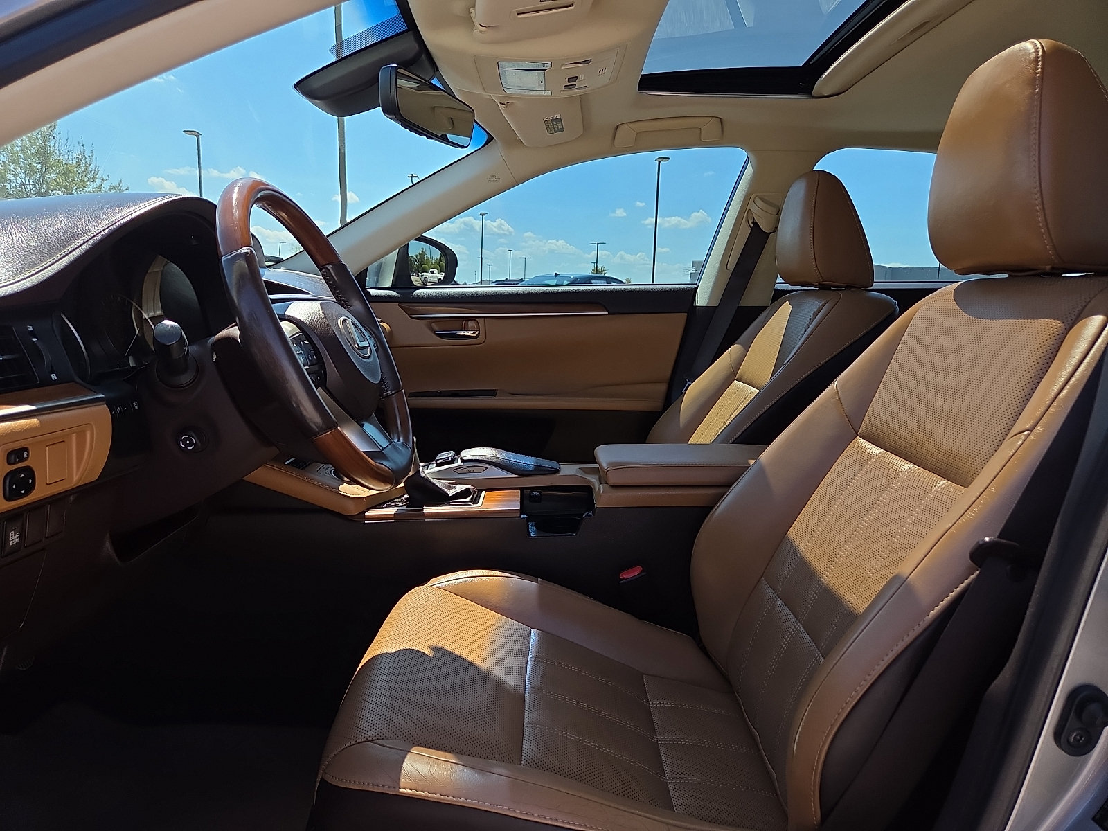 Used 2016 Lexus ES 350 w/ Luxury Package w/Wood Trim FWD image 15
