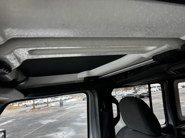Used 2024 Jeep Wrangler Unlimited w/ Convenience Group image 38