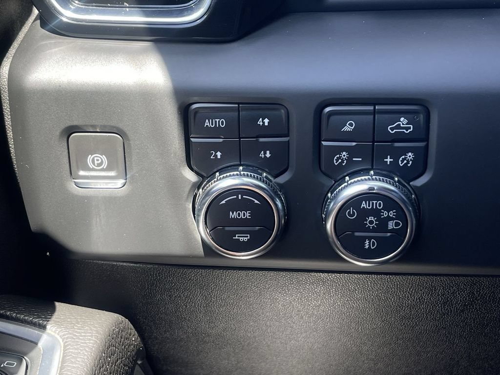 Used 2024 GMC Sierra 2500 Denali w/ Denali Reserve Package AWD/4WD image 18