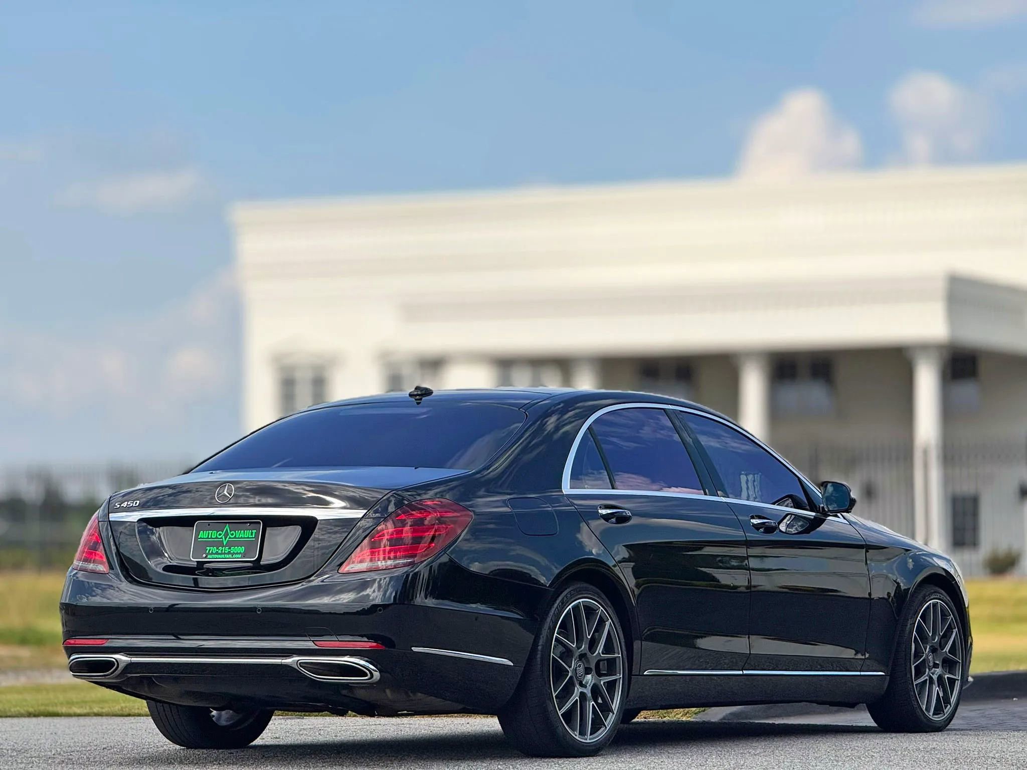 Used 2020 Mercedes-Benz S 450 Sedan image 12