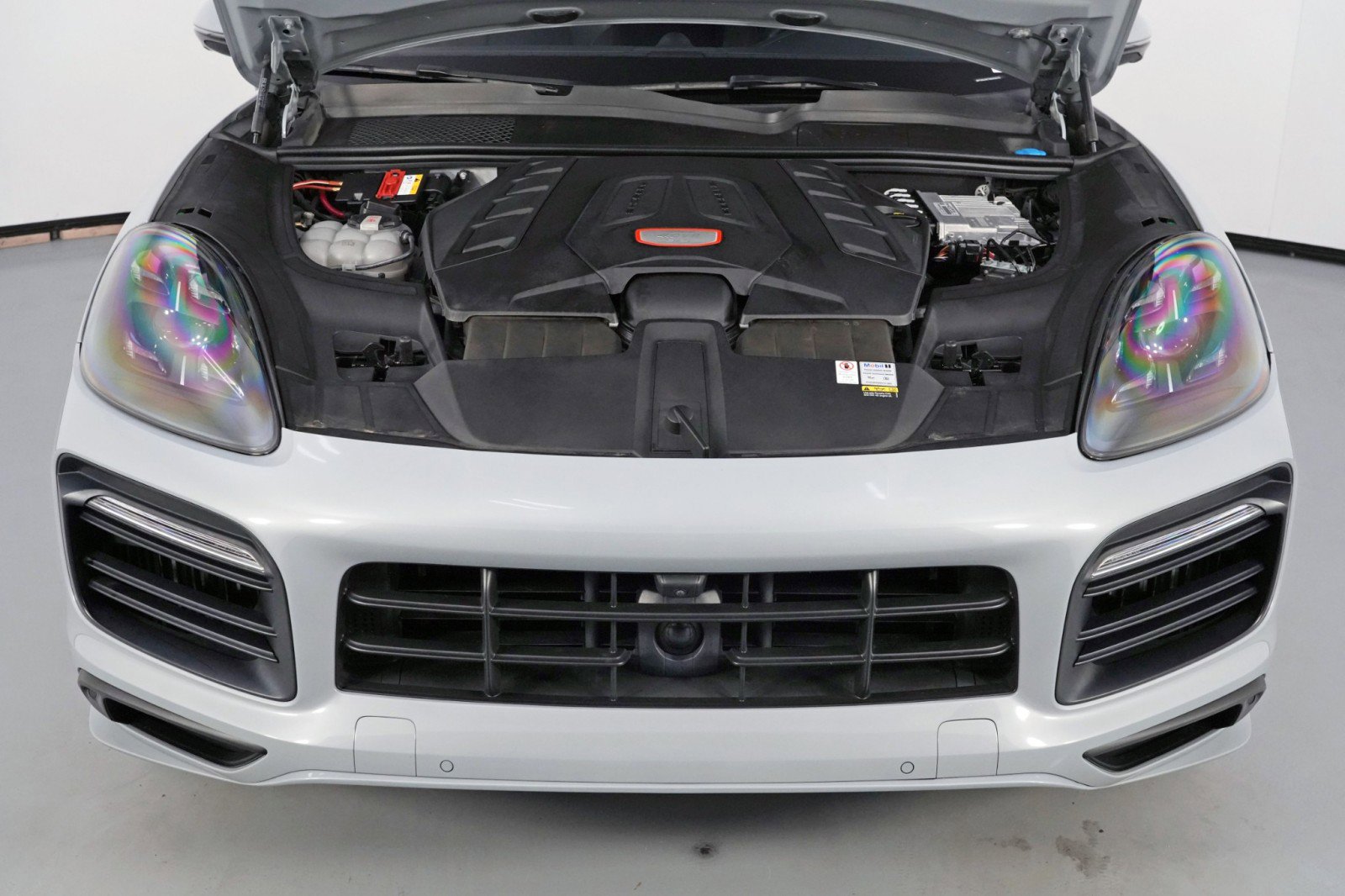Used 2022 Porsche Cayenne GTS AWD/4WD image 8