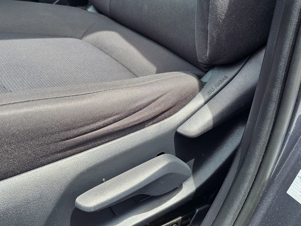 Used 2019 Toyota RAV4 LE w/ Carpet Mat Package AWD/4WD image 22