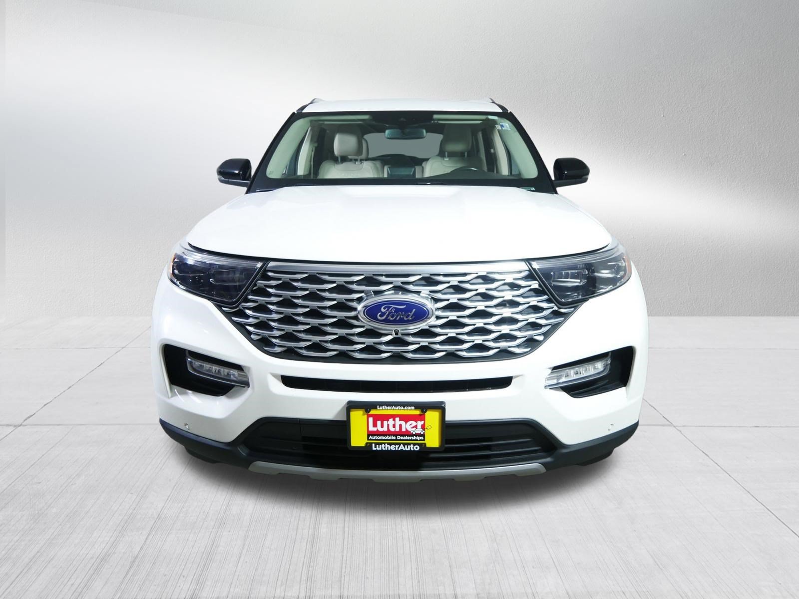 Used 2022 Ford Explorer Platinum w/ Premium Technology Package AWD/4WD image 2