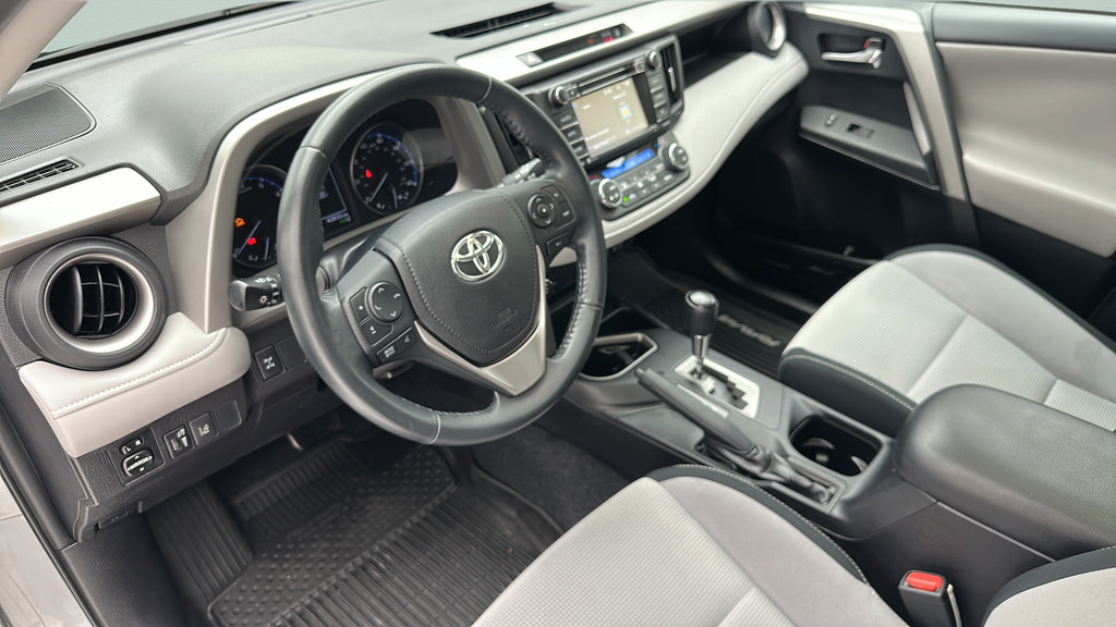 Used 2018 Toyota RAV4 XLE w/ Plus Extra Value Package AWD/4WD image 11