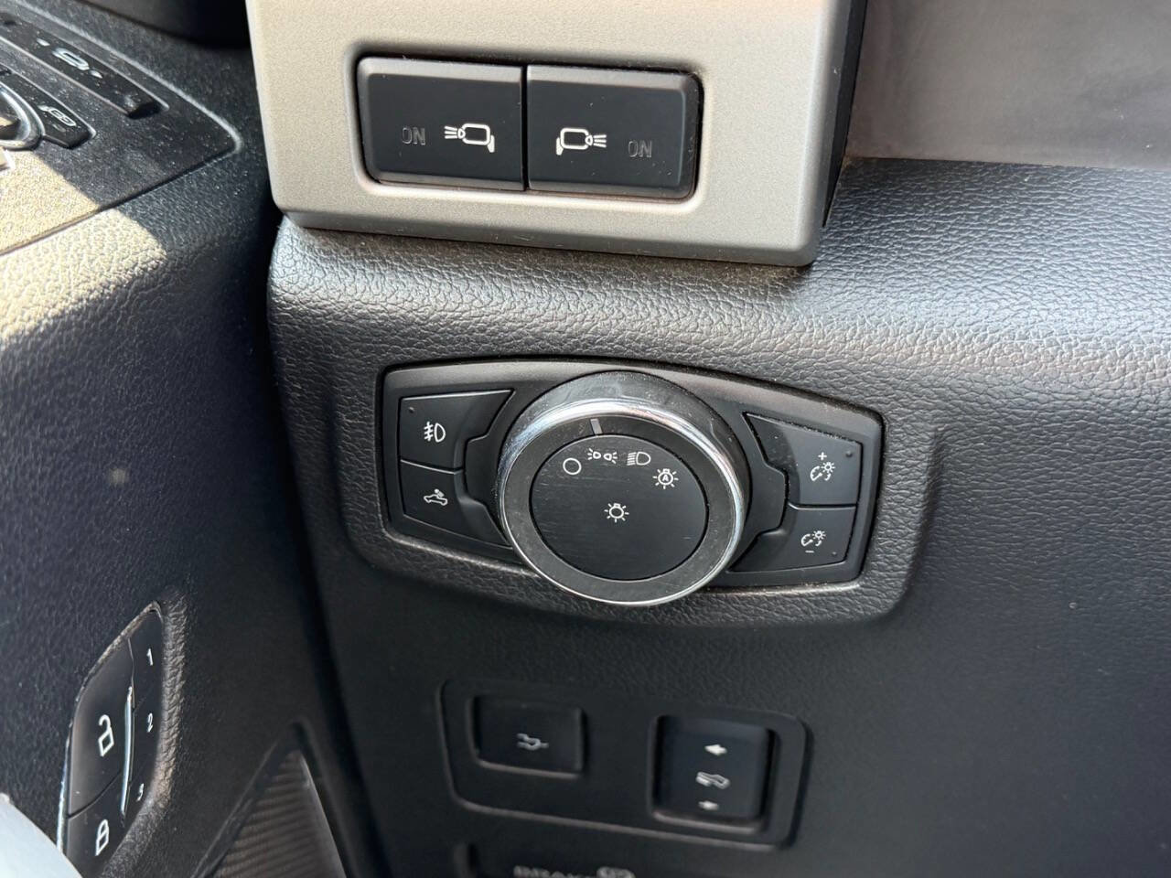 Used 2017 Ford F450 Lariat w/ Lariat Ultimate Package image 32