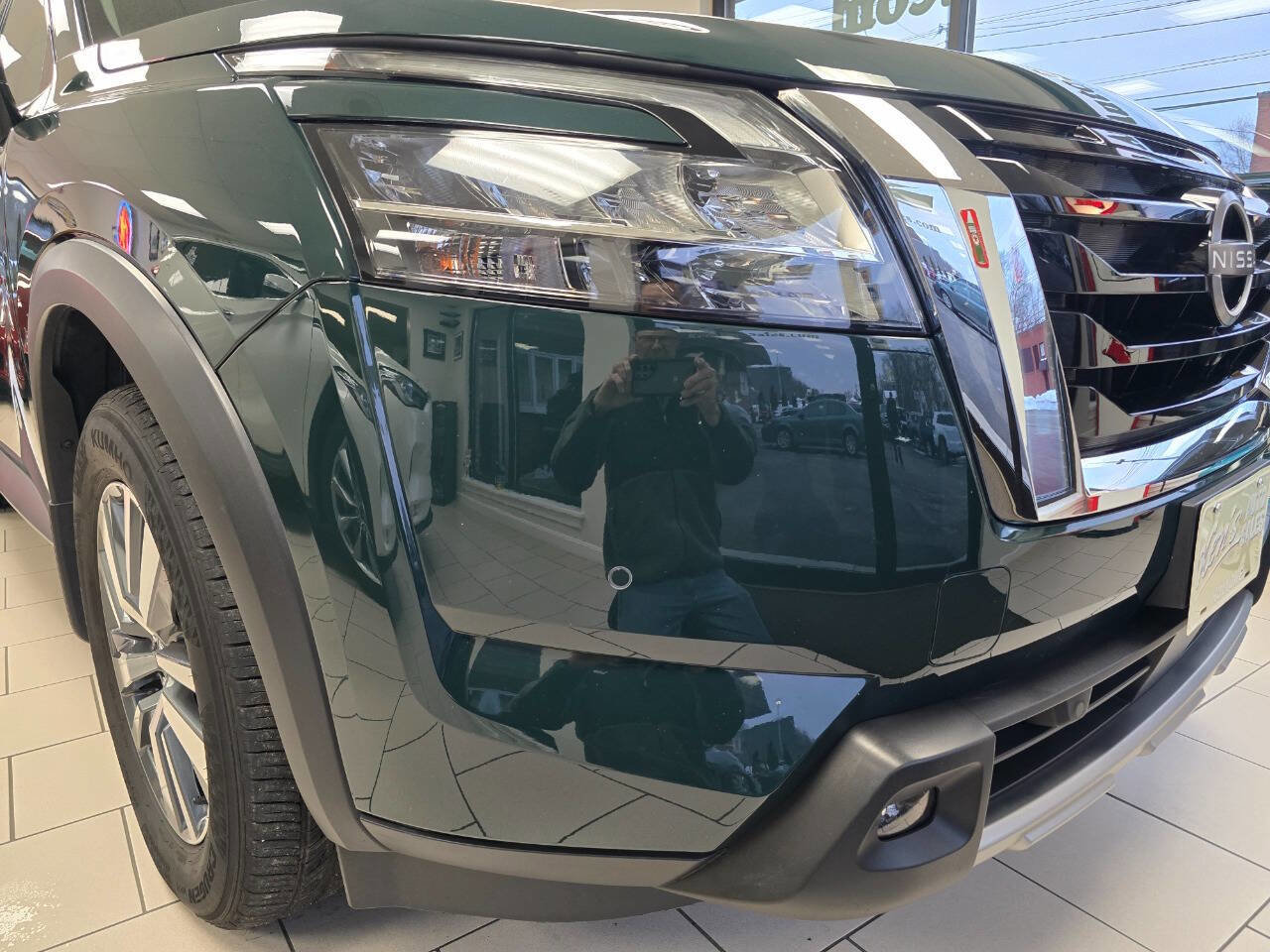 Used 2023 Nissan Pathfinder SL AWD/4WD image 4