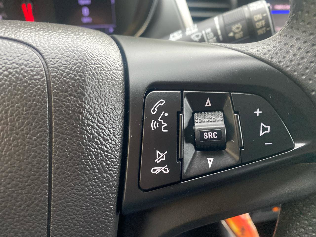 Used 2020 Chevrolet Trax LS AWD/4WD image 11