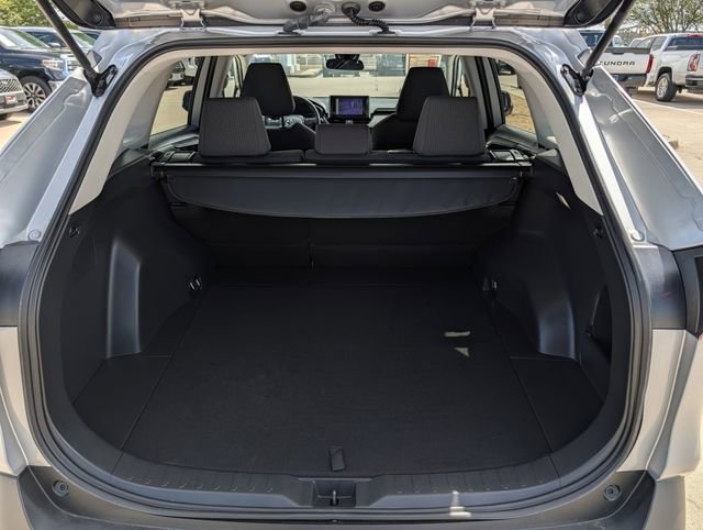 Used 2024 Toyota RAV4 LE image 27