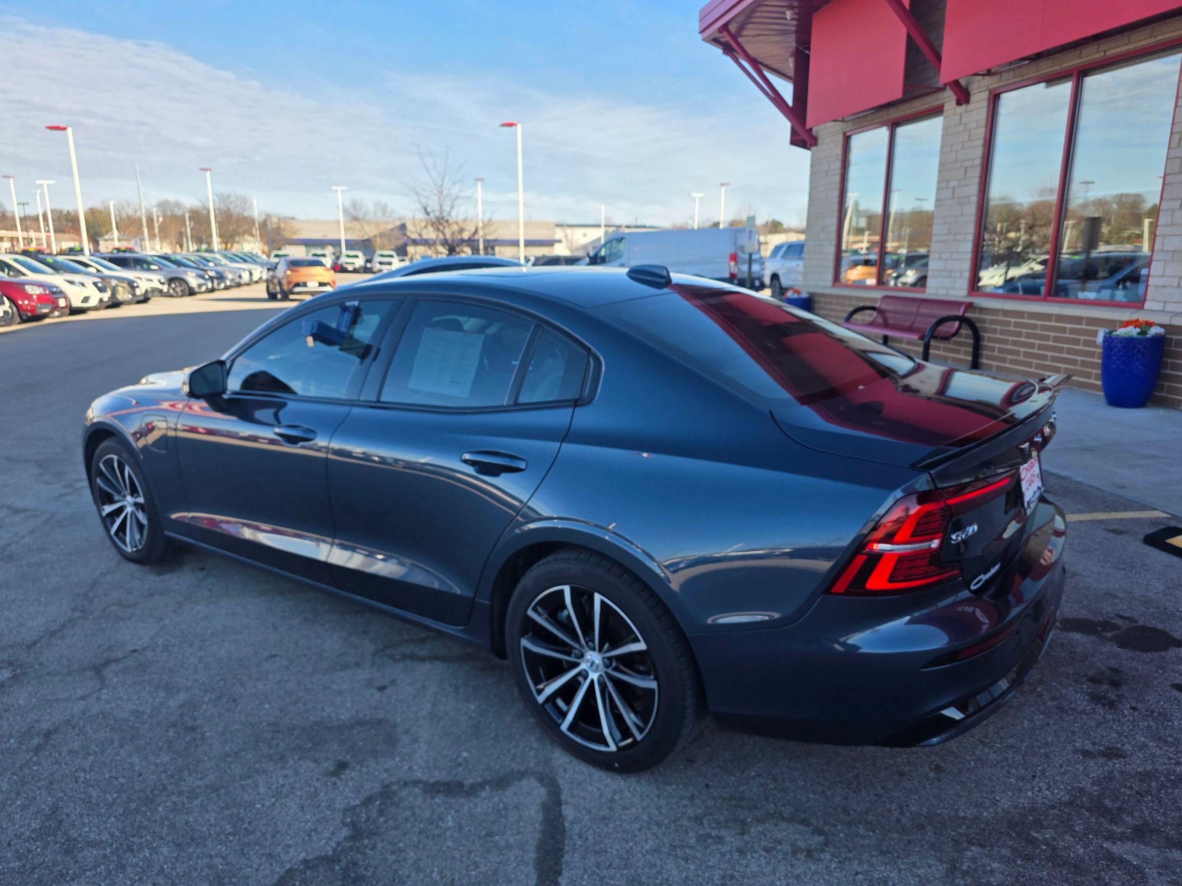 Used 2023 Volvo S60 T8 Core AWD/4WD image 5