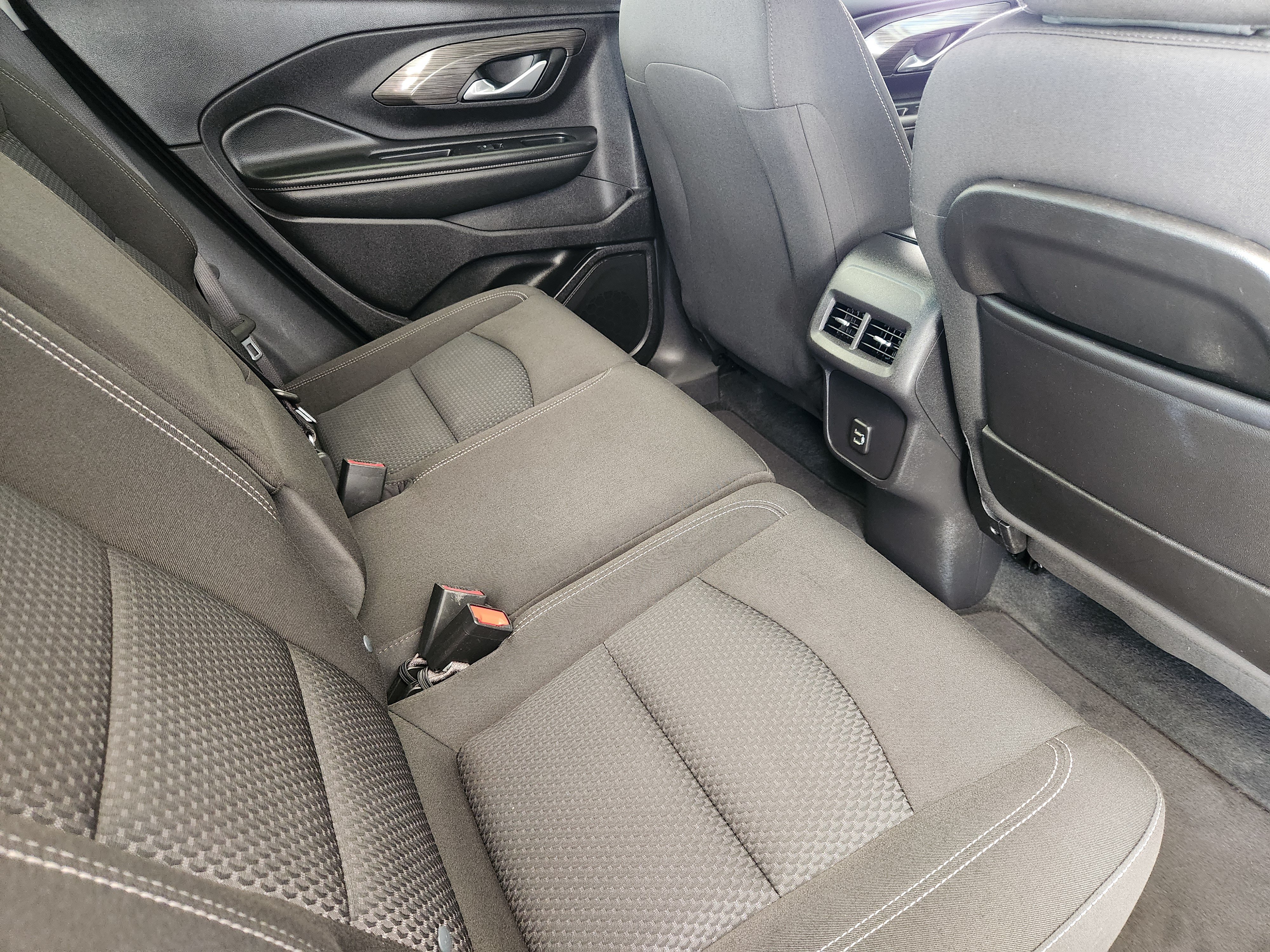 Used 2024 GMC Terrain SLE AWD/4WD image 33