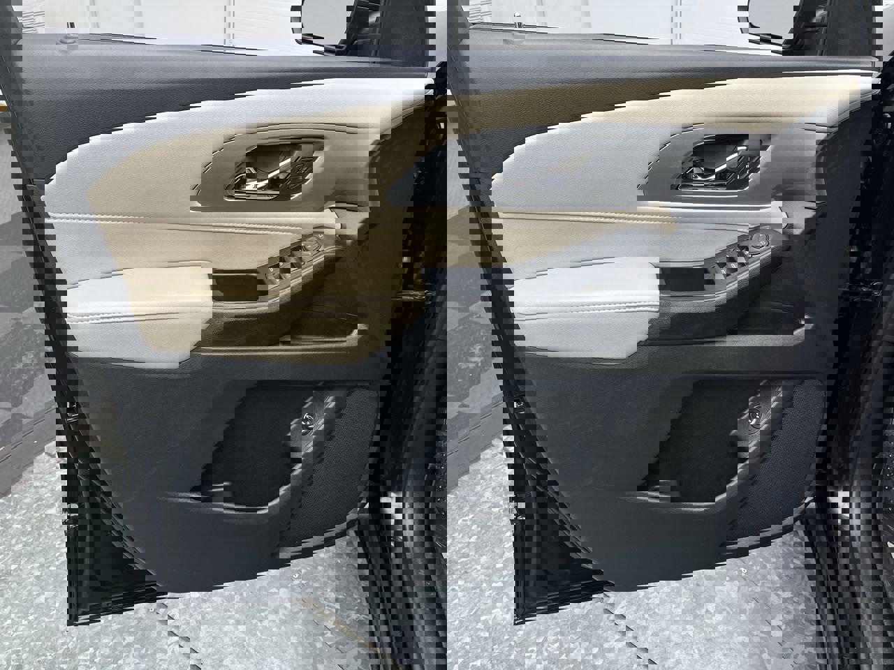 Certified 2022 Chevrolet Traverse LT w/ LPO, Floor Liner Package image 7