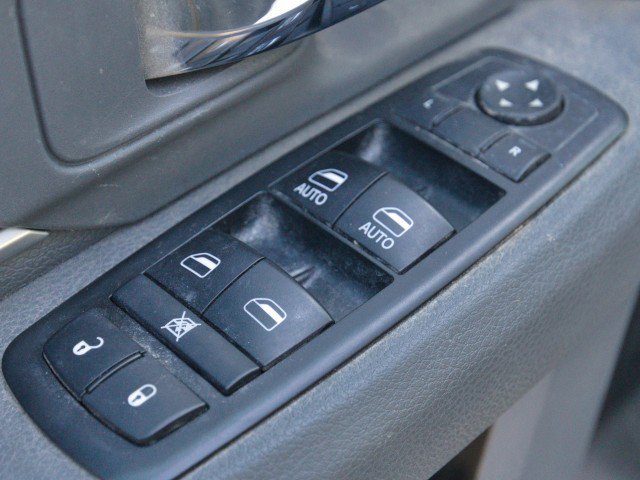 Used 2017 RAM 1500 Classic SLT image 14