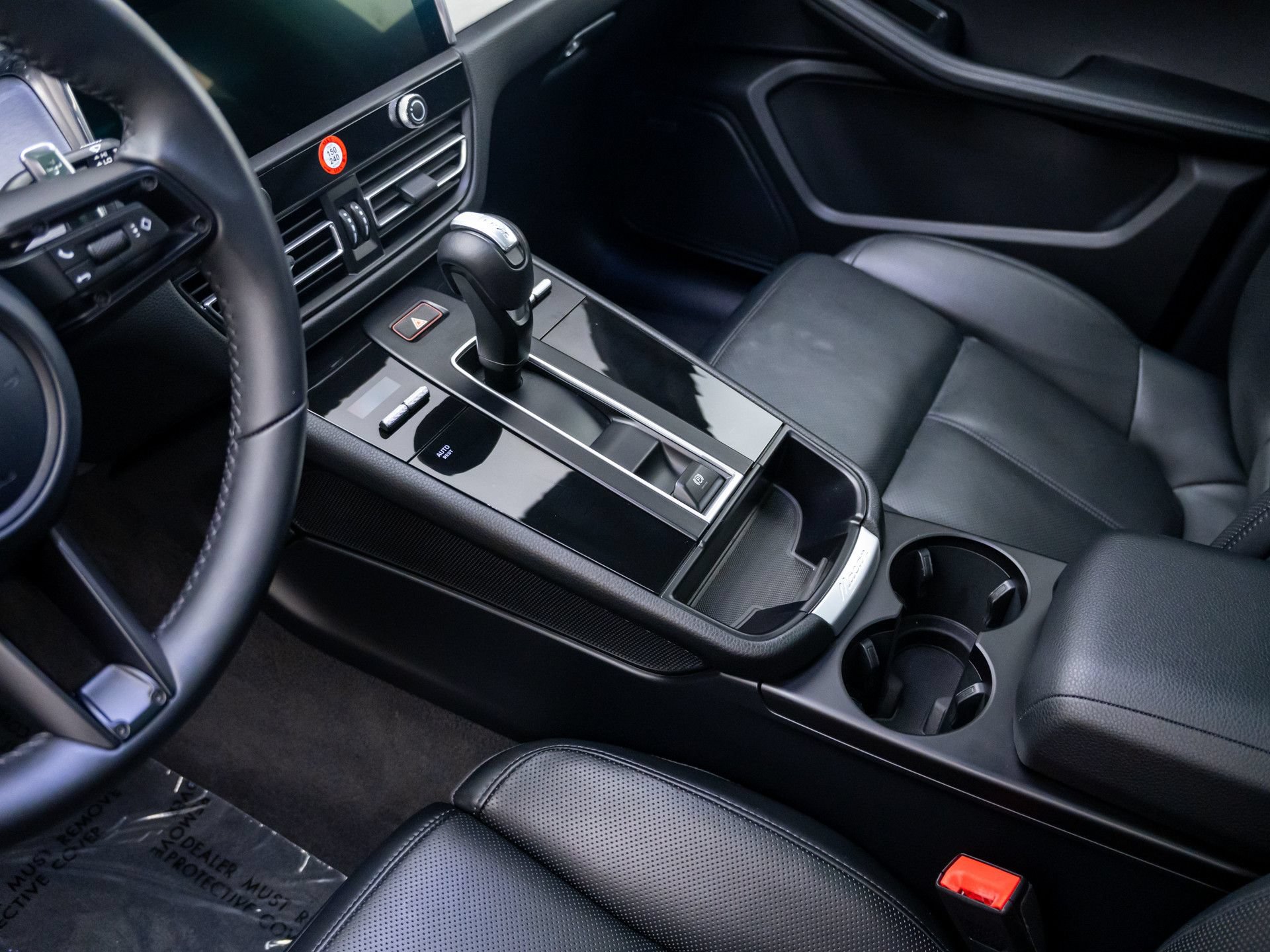 Certified 2026 Porsche Macan AWD/4WD image 13