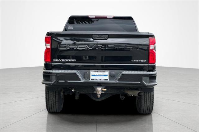 Used 2020 Chevrolet Silverado 2500 Custom w/ Custom Value Package image 4