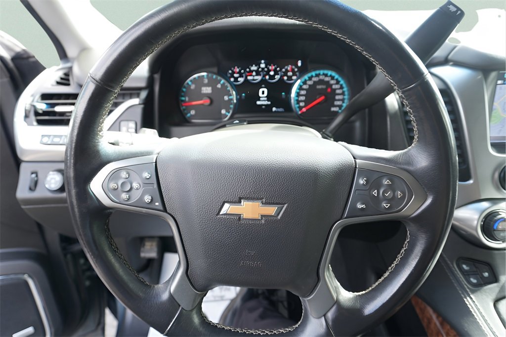 Used 2020 Chevrolet Suburban Premier w/ Premier 6.2L Value Package image 16