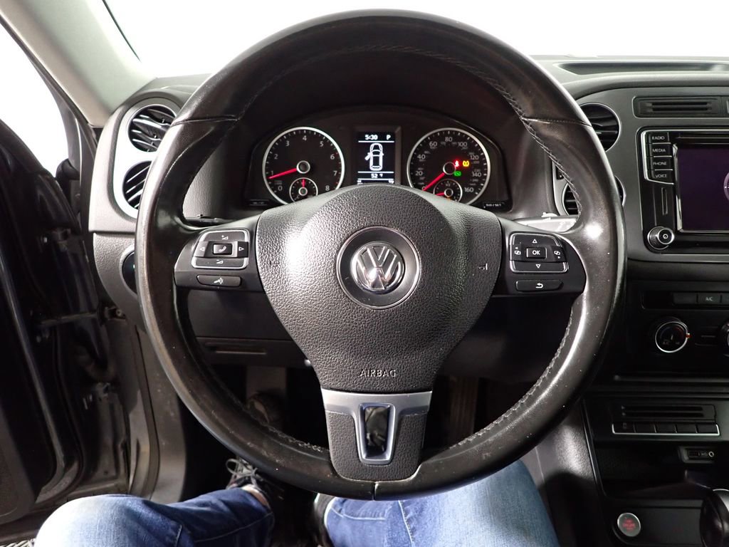 Used 2017 Volkswagen Tiguan Limited w/ Premium Package image 22