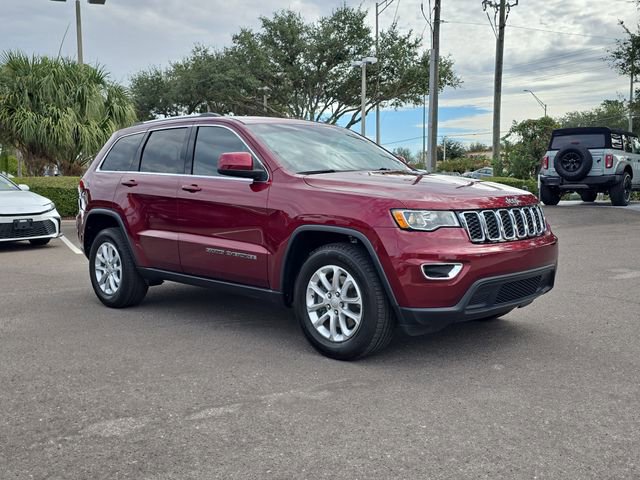 Used 2021 Jeep Grand Cherokee Laredo image 2
