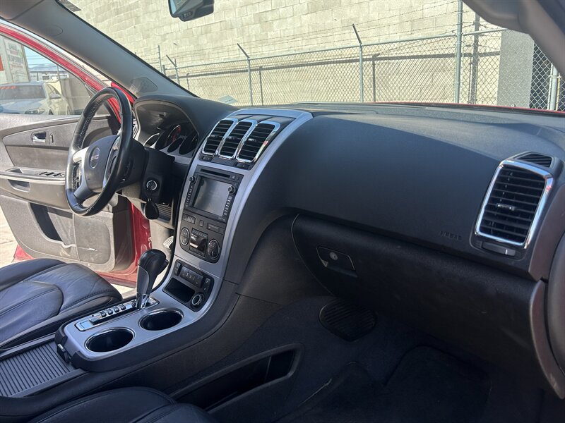 Used 2010 GMC Acadia SLT AWD/4WD image 18