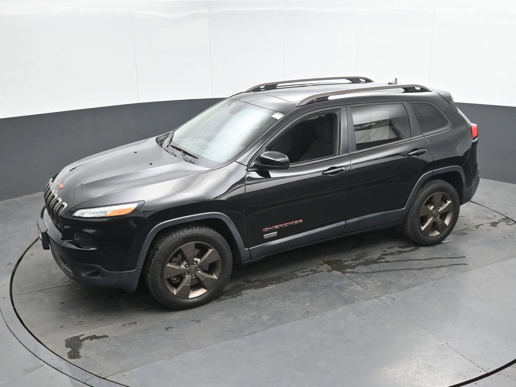 Used 2017 Jeep Cherokee Latitude w/ Cold Weather Group AWD/4WD image 38