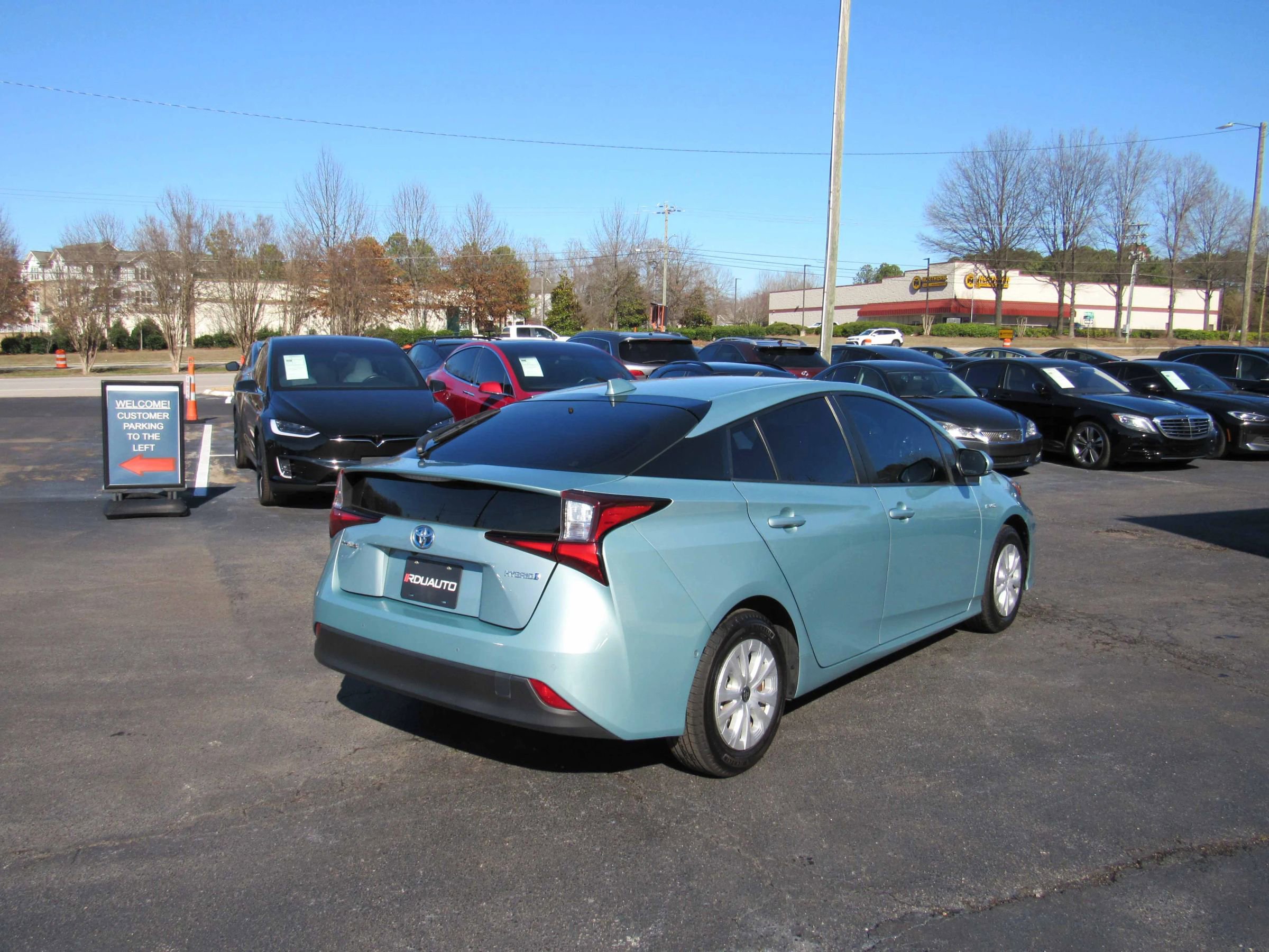 Used 2022 Toyota Prius LE image 10