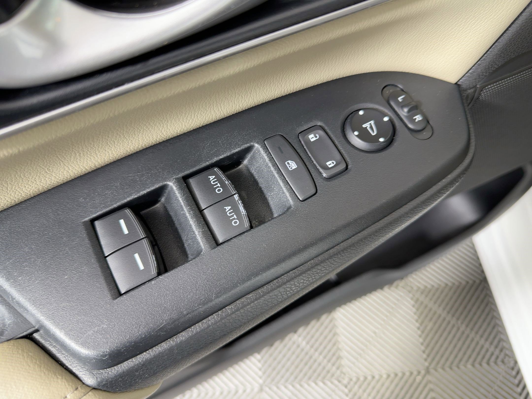 Used 2022 Honda CR-V EX-L image 12