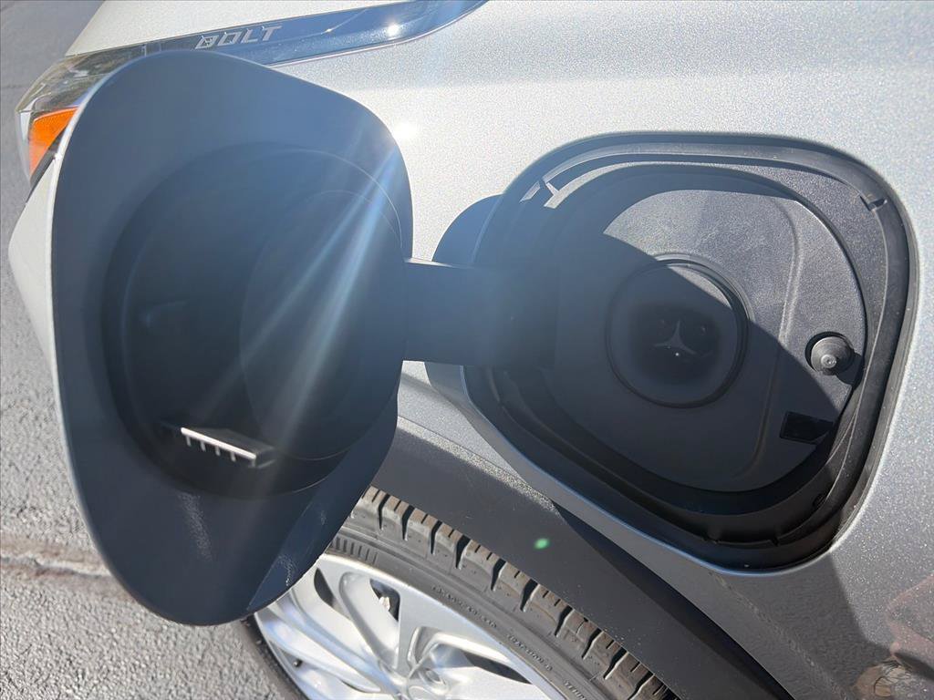 New 2027 Chevrolet Bolt LT FWD image 29