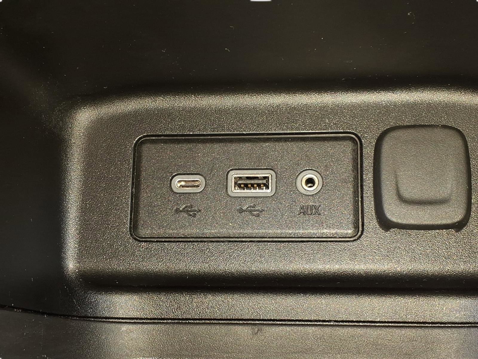 Used 2021 Chevrolet Equinox LT image 18