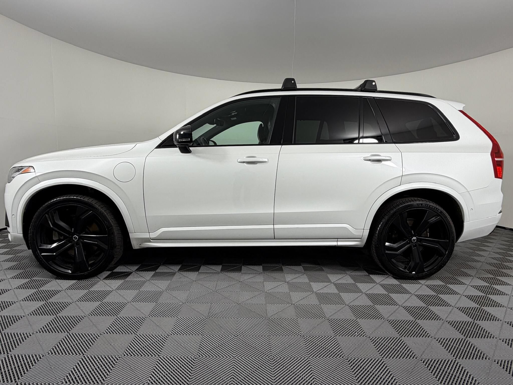 Used 2020 Volvo XC90 T8 R-Design w/ Protection Package AWD/4WD image 13
