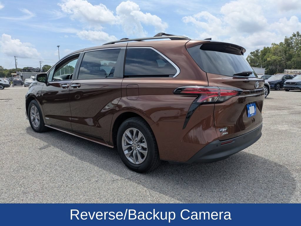Used 2021 Toyota Sienna XLE AWD/4WD image 6