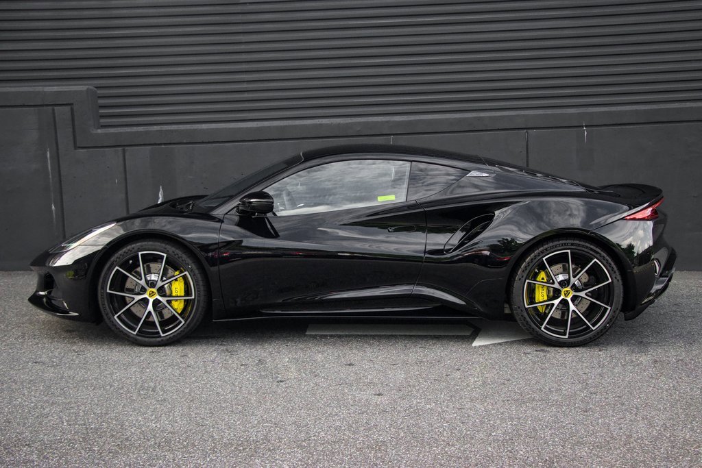 Used 2025 Lotus Emira image 2