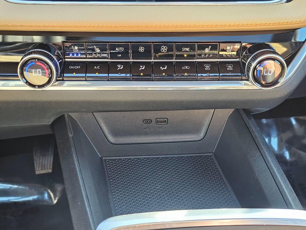 Used 2025 Chevrolet Equinox ACTIV w/ Safety and Technology Package image 31