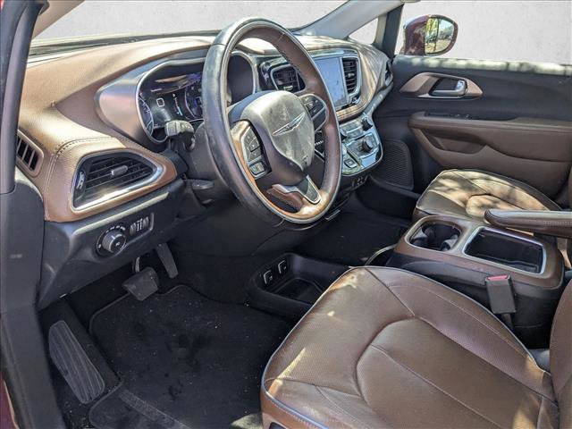 Used 2017 Chrysler Pacifica Limited w/ UConnect Theater Package image 2