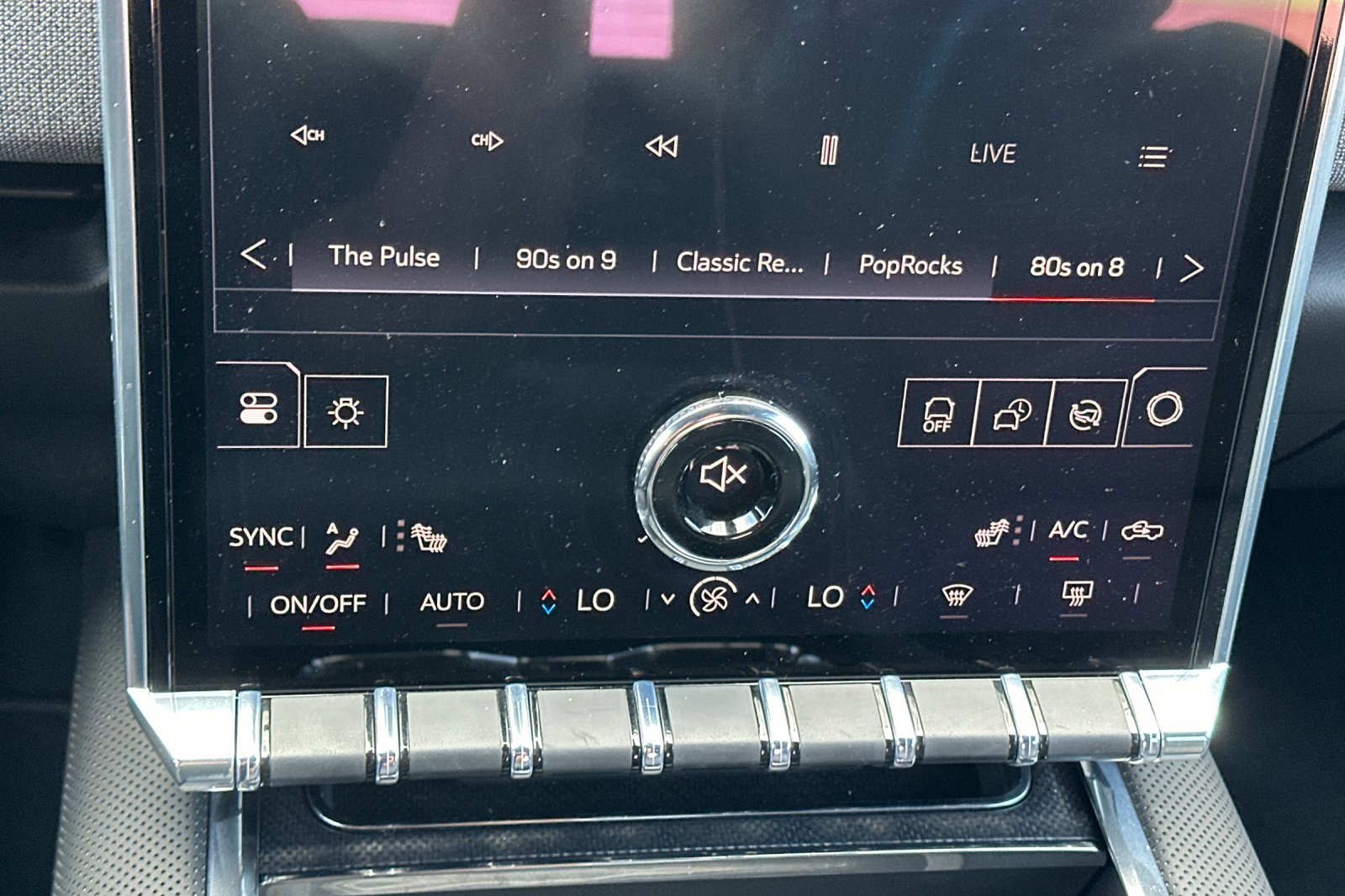 Used 2026 GMC Sierra EV Elevation image 25