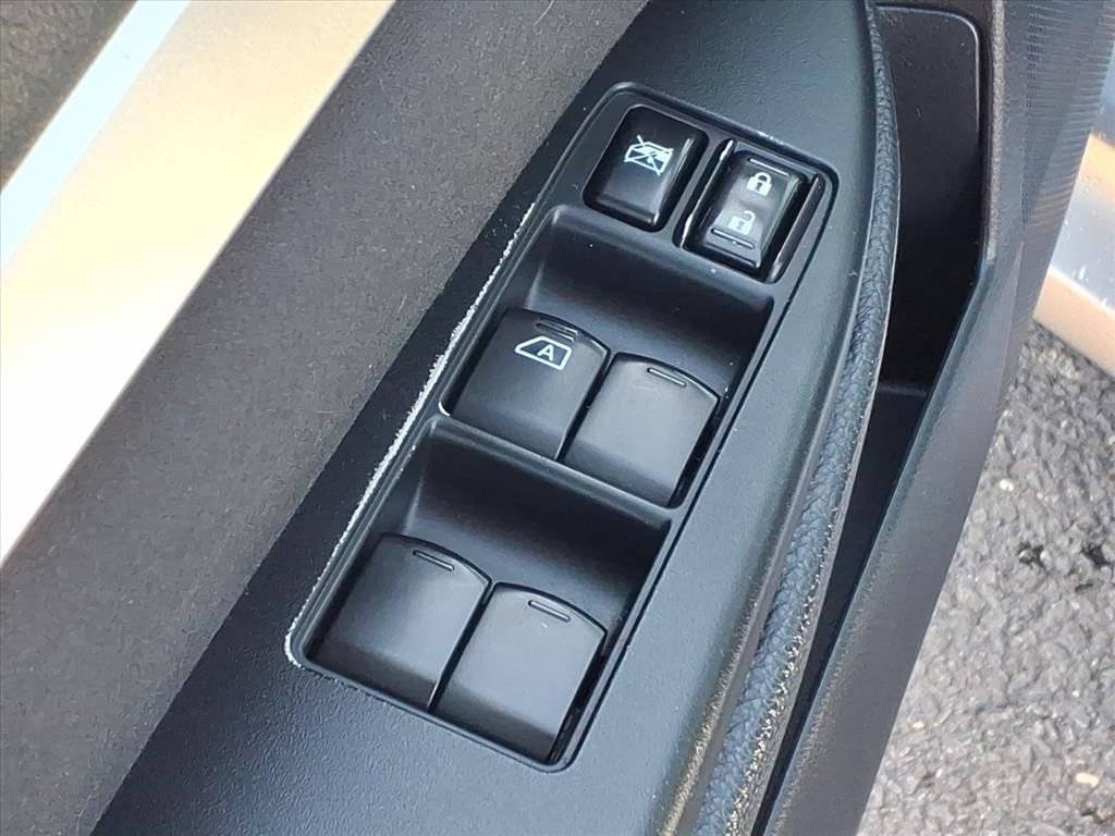 Used 2010 Subaru Legacy 2.5i image 11