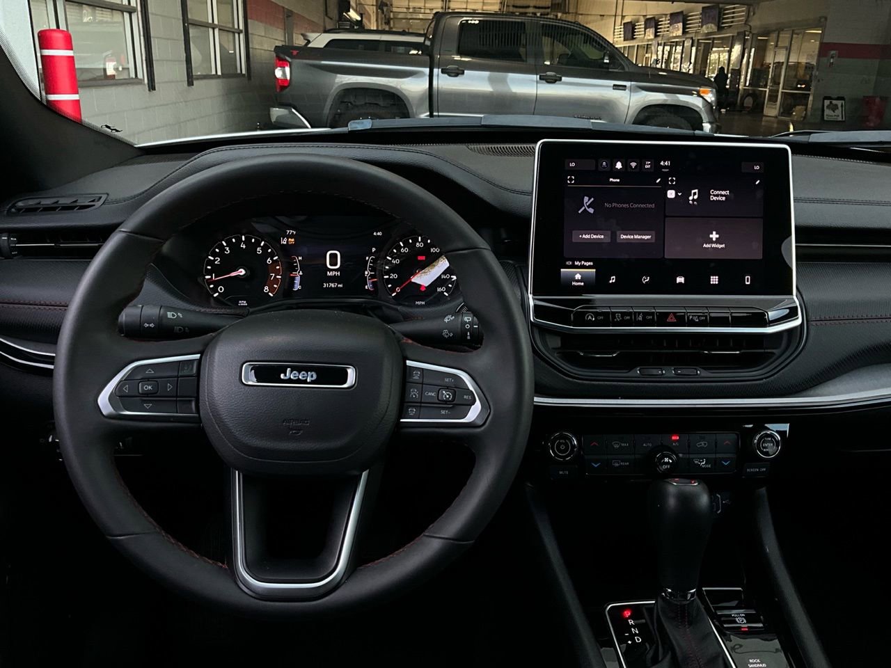 Used 2025 Jeep Compass Trailhawk image 13