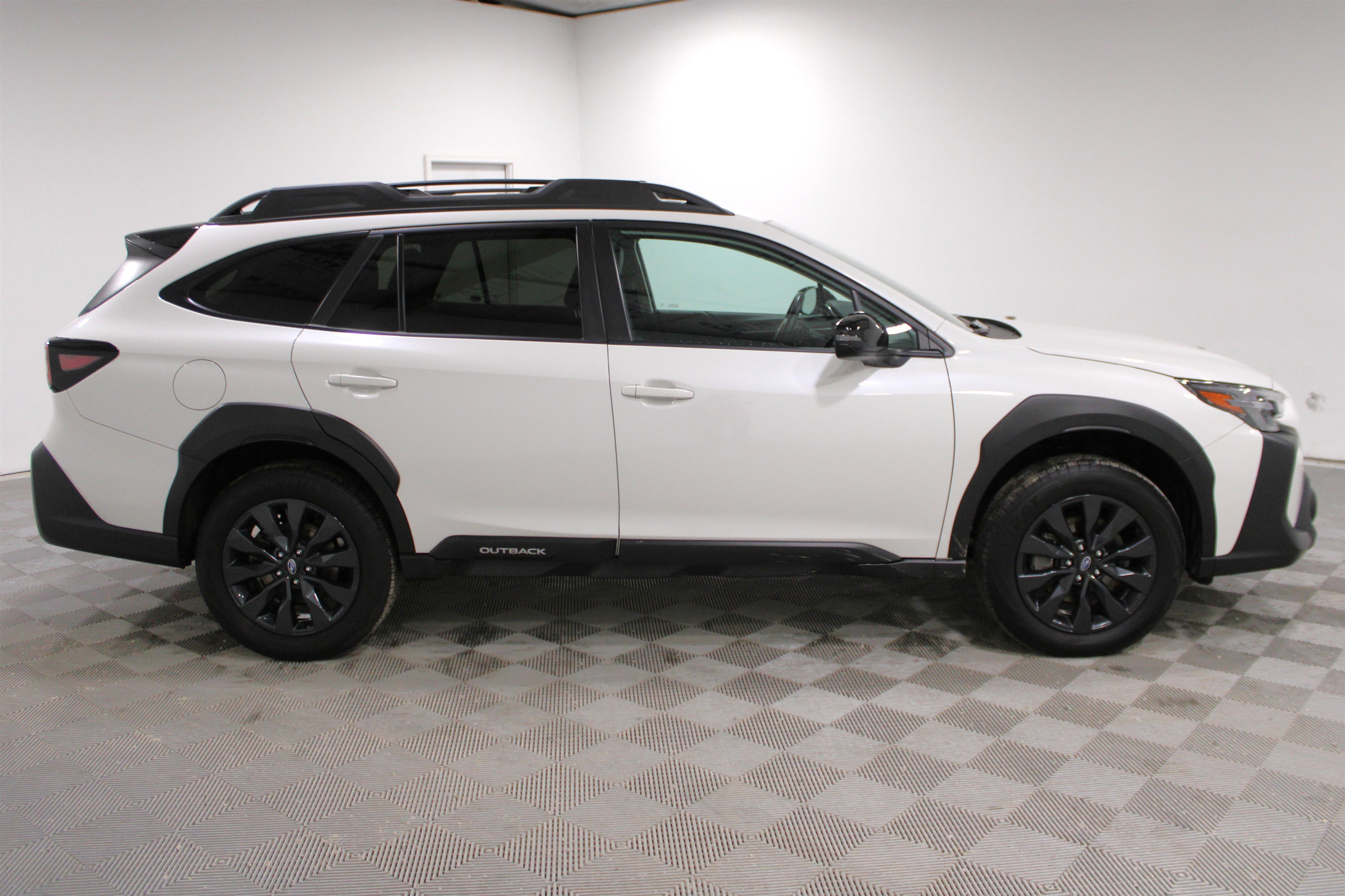 Used 2023 Subaru Outback Onyx Edition AWD/4WD image 23